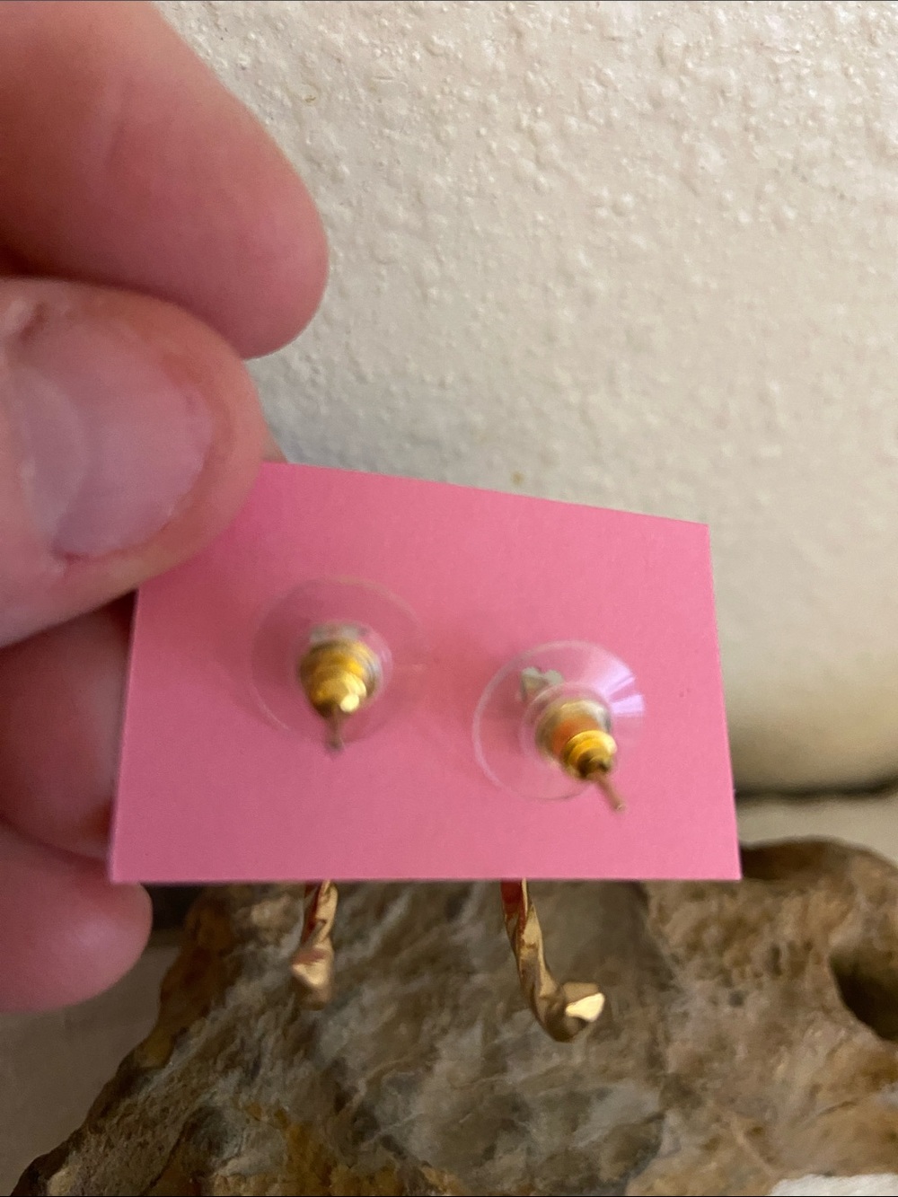 5/$10❤️❤️❤️NEW Twisted Hoop Stud Earrings - Picture 4 of 4